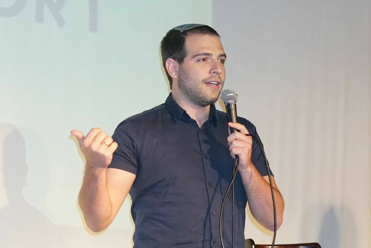 שריה אשר - כלכלן, מרצה ומאמן פיננסי